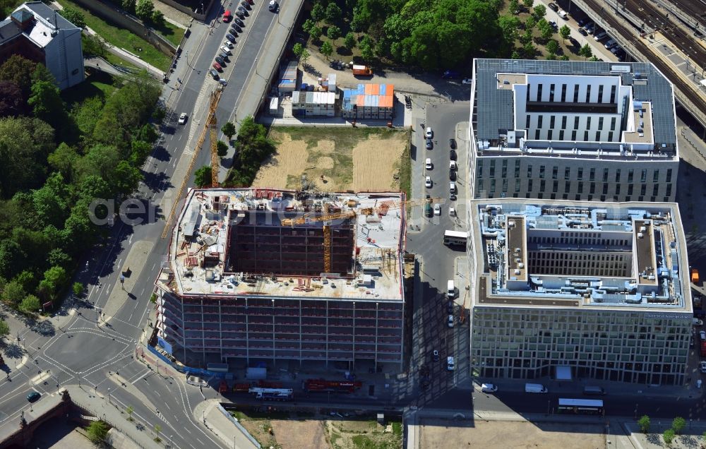 Berlin from the bird's eye view: View of the construction site of the eight-storied office building John F. Kennedy House at Washingtonplatz in Berlin - Mitte. The modern building in front of the central station is being developed by CA Immo and designed by the architects Auer, Weber and Associates