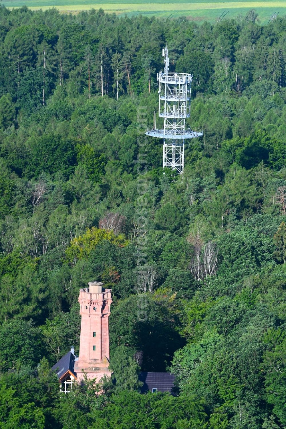 Aerial photograph Nosswitz - Structure of the observation tower Tuermerhaus on Rochlitzer Berg in Nosswitz in the state Saxony, Germany