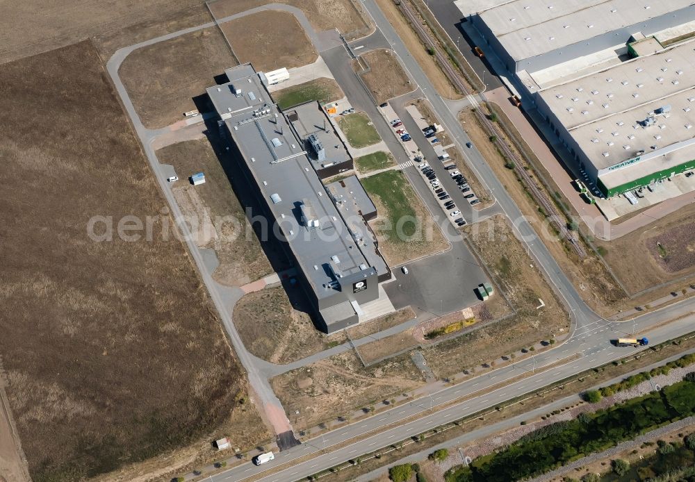 Aerial photograph Halle (Saale) - Building and production halls on the premises of the bakery ARTiBack GmbH on Polarisstrasse in Halle (Saale) in the state Saxony-Anhalt, Germany