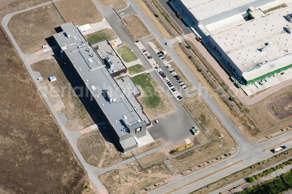Halle (Saale) from above - Building and production halls on the premises of the bakery ARTiBack GmbH on Polarisstrasse in Halle (Saale) in the state Saxony-Anhalt, Germany