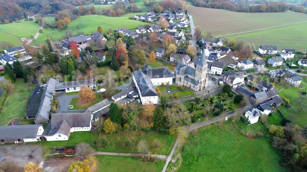 Aerial photograph Hennef (Sieg) - The village of Boedingen with the pilgrimage church to the painful mother of God in the state North Rhine-Westphalia, Germany