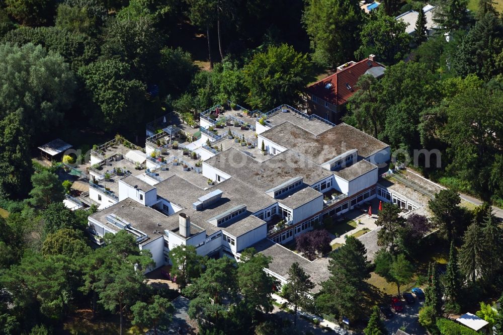 Aerial image Berlin - Home for disabled people and workshop Assisted Living Vitanas Heilpaedagogisches Centrum Kladow on Quastenhornweg in the district Kladow in Berlin, Germany