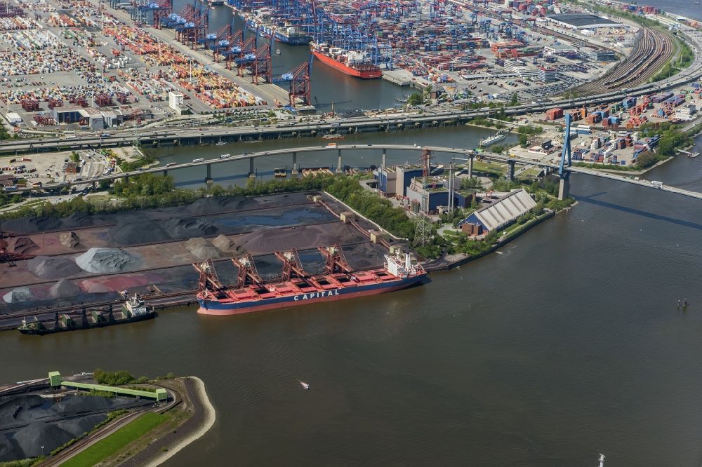 Aerial image Hamburg - Loading zone for sand and bulk material in the harbour in Hamburg and refuse utilisation facility MVR Muellverwertung Rugenberger Damm GmbH & Co. KG