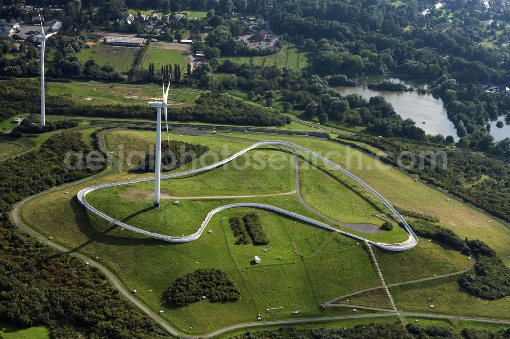 Hamburg from the bird's eye view: Hills and mountain terrain of the dumped landfill Energieberg Georgswerder in the district Wilhelmsburg in Hamburg, Germany