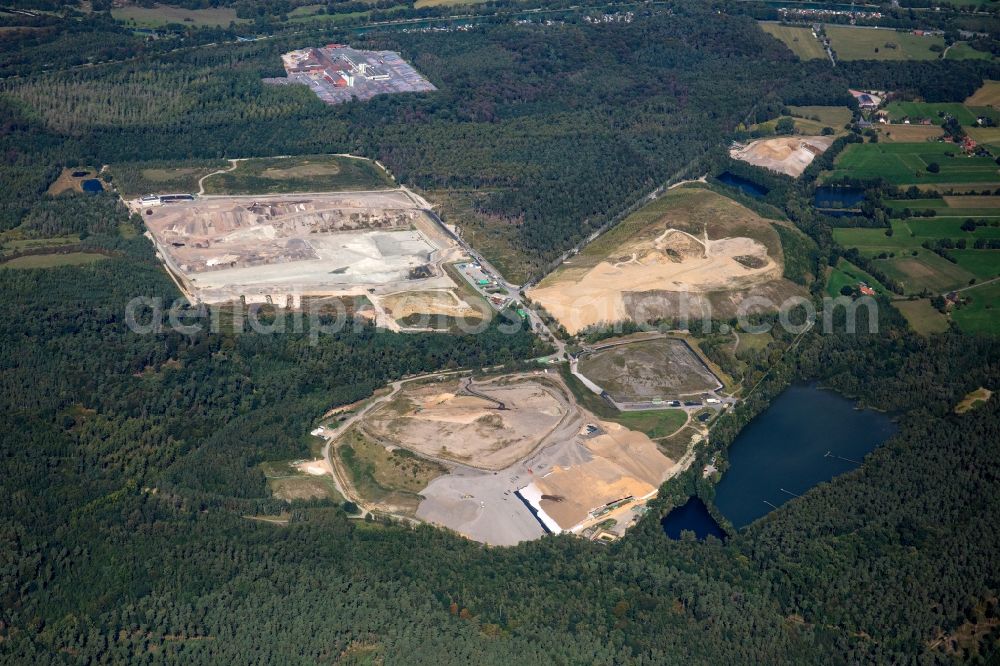 Aerial image Hünxe - Hills and mountain terrain of the dumped landfill of Hermann Nottenkaemper GmbH in Huenxe in the state North Rhine-Westphalia, Germany