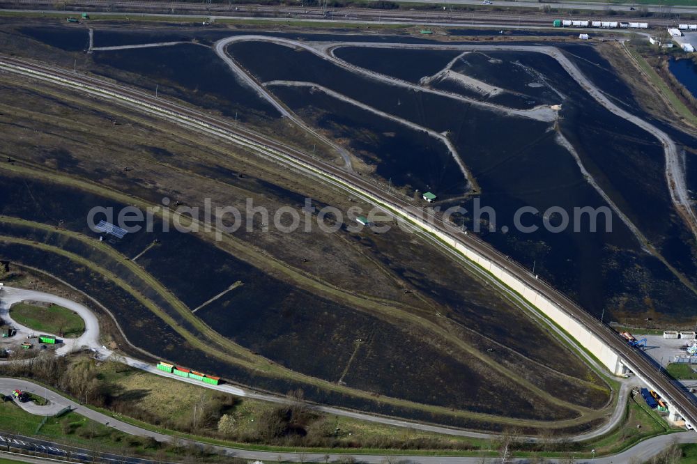 Aerial image Bruchsal - Hills and mountain terrain of the dumped landfill - Kreismuelldeponie on street B3 in Bruchsal in the state Baden-Wuerttemberg, Germany