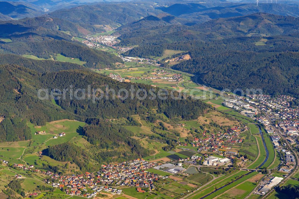 Aerial photograph Haslach im Kinzigtal - Valley landscape surrounded by mountains Kinzigtal in Haslach im Kinzigtal in the state Baden-Wuerttemberg, Germany