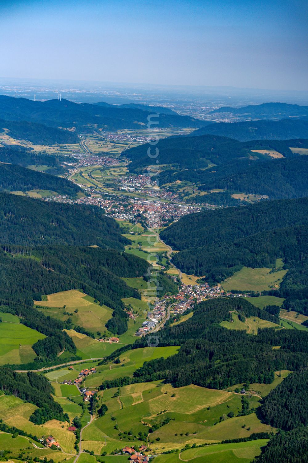 Aerial image Elzach - Valley landscape surrounded by mountains oberbrechtal in Schwarzwald in Elzach in the state Baden-Wuerttemberg, Germany