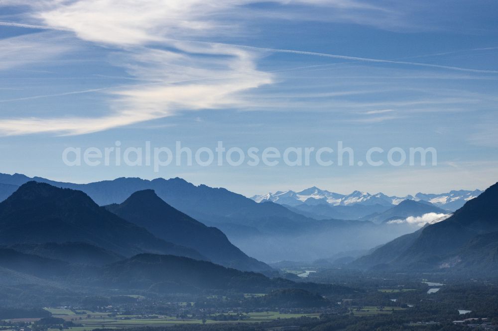Oberaudorf from the bird's eye view: Valley landscape surrounded by mountains Blick in das Inntal in Oberaudorf in the state Bavaria, Germany