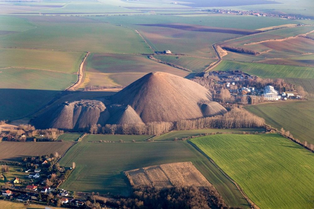 Klostermansfeld from above - Layers of a mining waste dump in Mansfelder Land in Klostermansfeld in the state Saxony-Anhalt, Germany