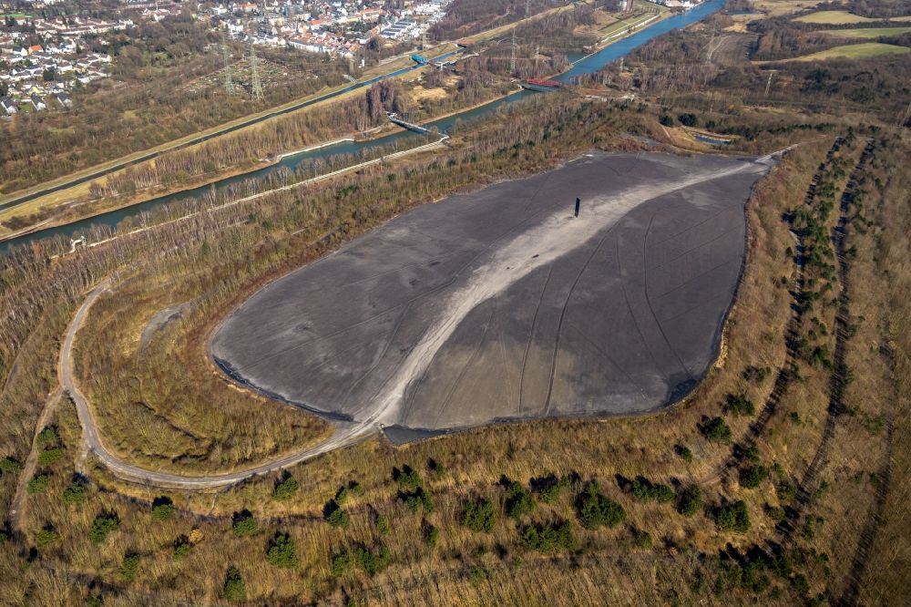 Aerial image Essen - Layers of a mining waste dump Schurenbachhalde Nordsternstrasse in Essen in the state North Rhine-Westphalia