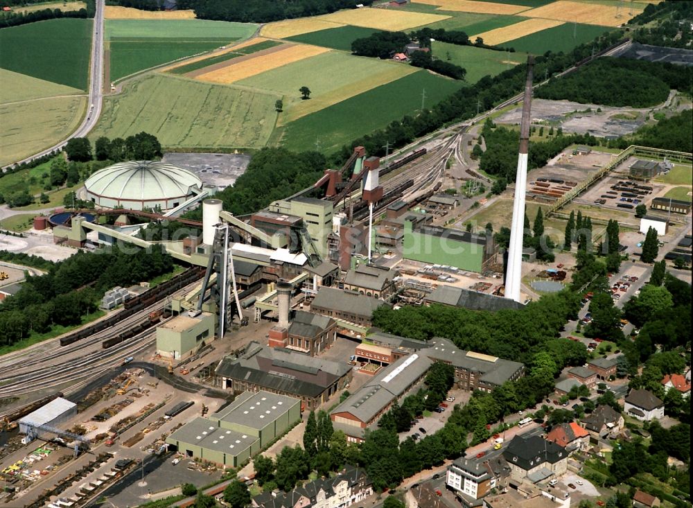 Aerial image Dorsten - Conveyors and mining pits at the headframe Fuerst Leopold in the district Hervest in Dorsten in the state North Rhine-Westphalia, Germany