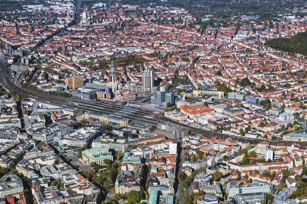 Hannover from the bird's eye view: Overview of downtown Mitte with main train station in Hanover in the state of Lower Saxony, Germany Track layout and buildings of the main train station of the Deutsche Bahn in Hanover in the federal state of Lower Saxony, Germany