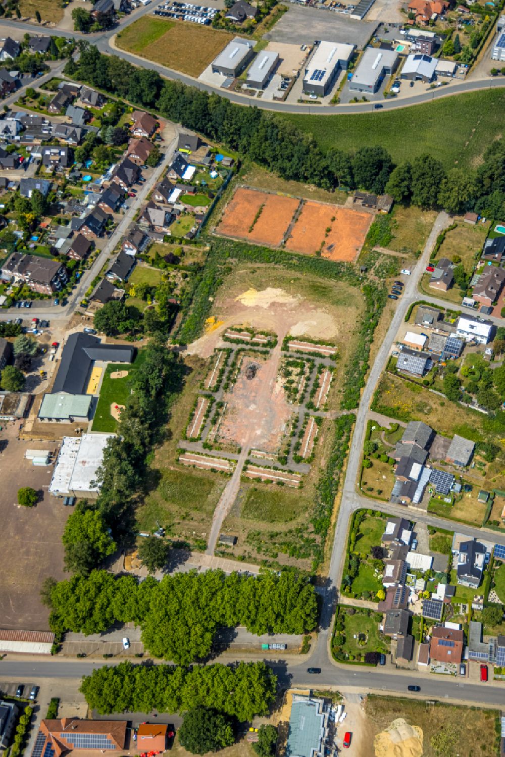 Aerial photograph Hamminkeln - Container settlement as temporary shelter and reception center for refugees in the district Dingden in Hamminkeln in the state North Rhine-Westphalia, Germany