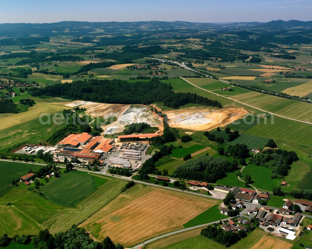 Aerial image Bogen - Mixed concrete and building materials factory of in the district Oedhof in Bogen in the state Bavaria, Germany