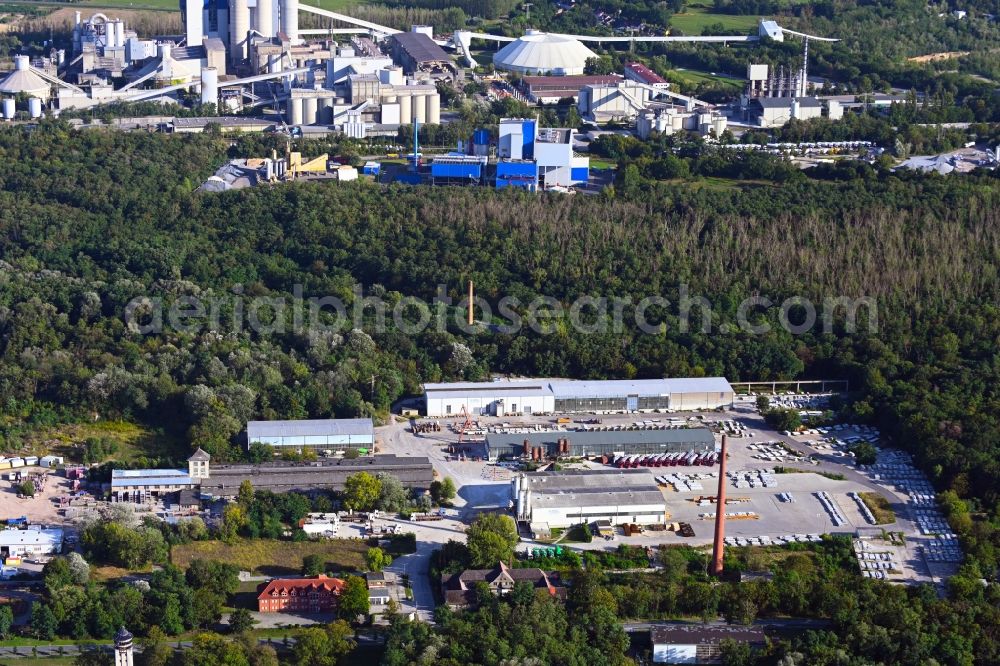 Aerial photograph Rüdersdorf - Mixed concrete and building materials factory of TBG Transportbeton Oder-Spree GmbH & Co. KG of factory Hennickendorf on Berliner Strasse in the district Hennickendorf in Ruedersdorf in the state Brandenburg, Germany