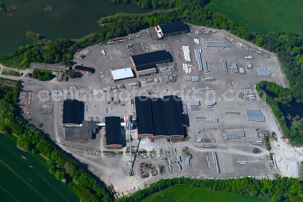 Laage from the bird's eye view: Mixed concrete and building materials factory of of BERDING BETON GmbH Am Alten Bahngleis in the district Liessow in Laage in the state Mecklenburg - Western Pomerania, Germany