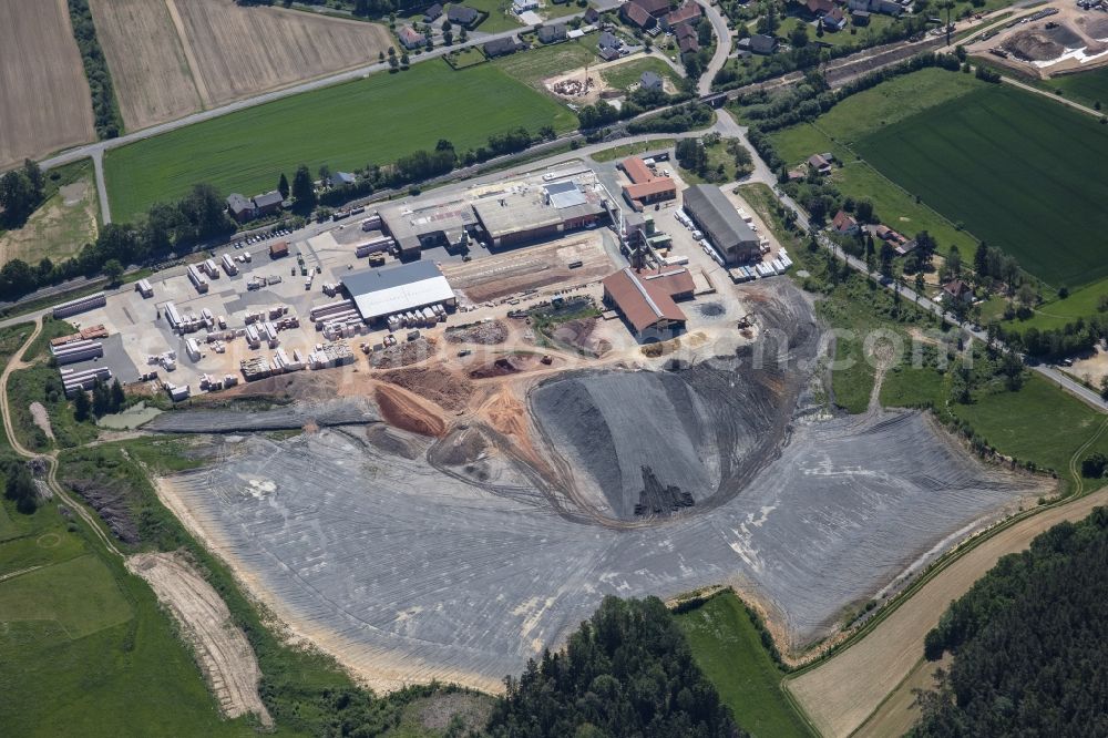 Vilseck from the bird's eye view: Mixed concrete and building materials factory of LEIPFINGER-BADER GmbH on Ziegelstrasse in the district Schoenlind in Vilseck in the state Bavaria, Germany