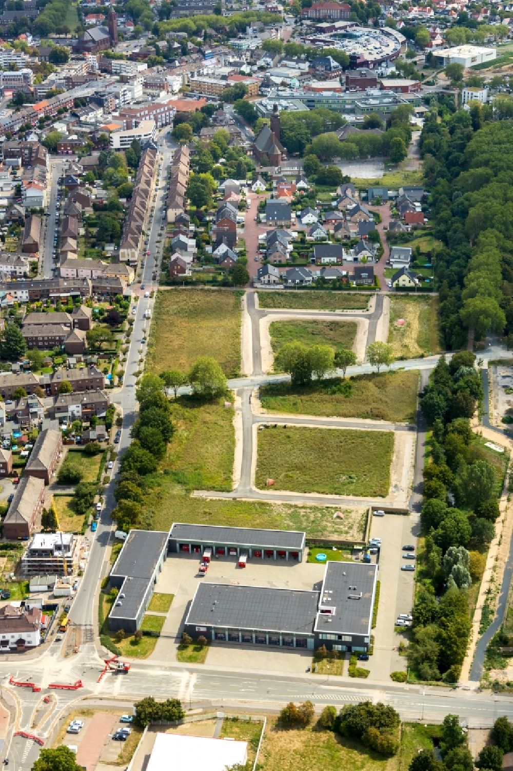 Aerial image Kamp-Lintfort - Grounds of the fire depot on Eyller Strasse in the district Niersenbruch in Kamp-Lintfort in the state North Rhine-Westphalia, Germany