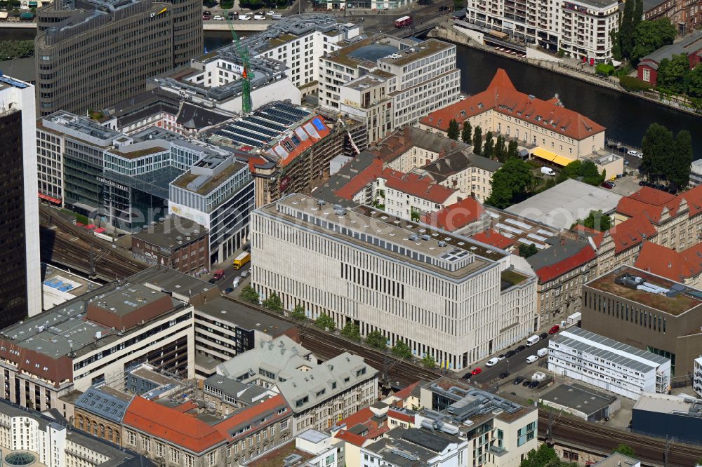 Aerial image Berlin - Library building Jacob and Wilhelm Grimm Center of the Humboldt University of Berlin in the district Mitte in Berlin, Germany