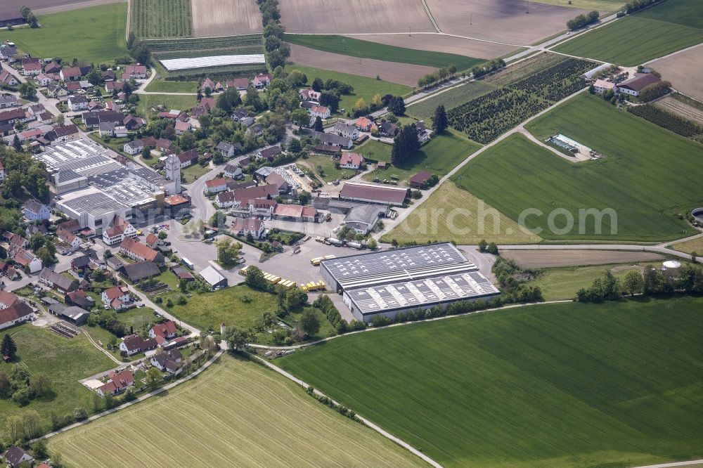 Ustersbach from the bird's eye view: Building and production halls on the premises of the brewery Brauerei Ustersbach Adolf Schmid KG in the district Baschenegg in Ustersbach in the state Bavaria, Germany