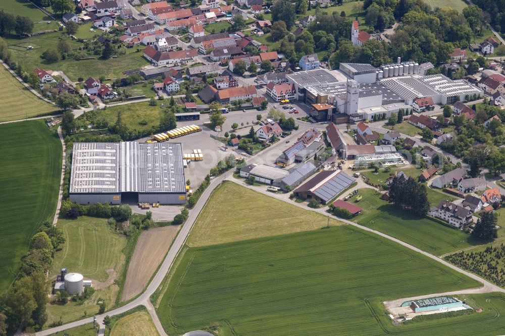 Aerial image Ustersbach - Building and production halls on the premises of the brewery Brauerei Ustersbach Adolf Schmid KG in the district Baschenegg in Ustersbach in the state Bavaria, Germany
