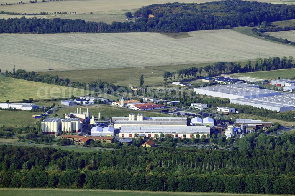 Aerial photograph Wernigerode - Building and production halls on the premises of the brewery Hasseroeder Brauerei GmbH on Auerhahnring in Wernigerode in the state Saxony-Anhalt, Germany
