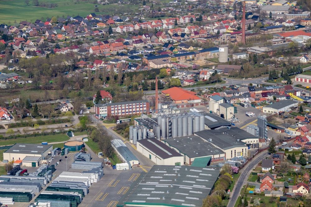 Lübz from above - Building and production halls on the premises of the brewery Mecklenburgische Brauerei Luebz GmbH in Luebz in the state Mecklenburg - Western Pomerania, Germany