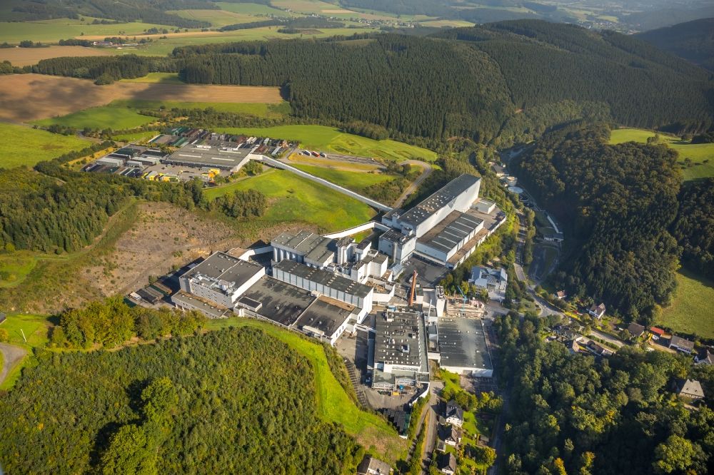 Grevenstein from the bird's eye view: Buildings and production halls on the factory premises of the brewery - Veltinsbrauerei An der Streue in Grevenstein in the state of North Rhine-Westphalia