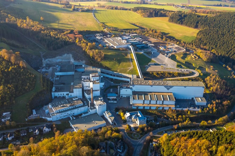 Grevenstein from the bird's eye view: Buildings and production halls on the factory premises of the brewery - Veltinsbrauerei An der Streue in Grevenstein in the state of North Rhine-Westphalia