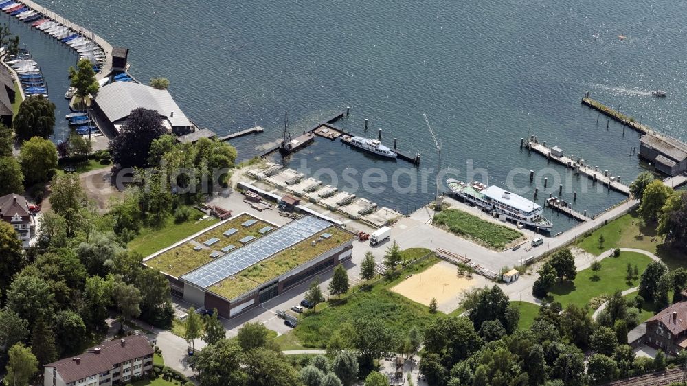 Aerial photograph Starnberg - Ship moorings at the harbor basin of the inland port for passenger ships and ferries of Bayerische Seenschifffahrt on shore of Starnberger See in Starnberg in the state Bavaria, Germany