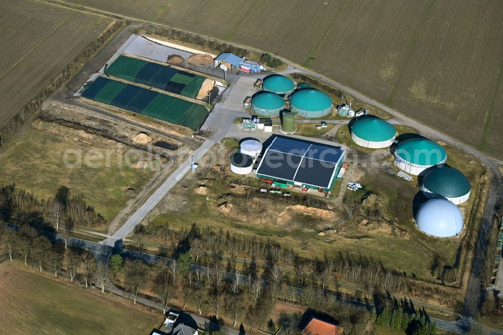 Eimke from above - Biogas storage tank in biogas park on Salzwedeler Strasse in Eimke in the state Lower Saxony, Germany