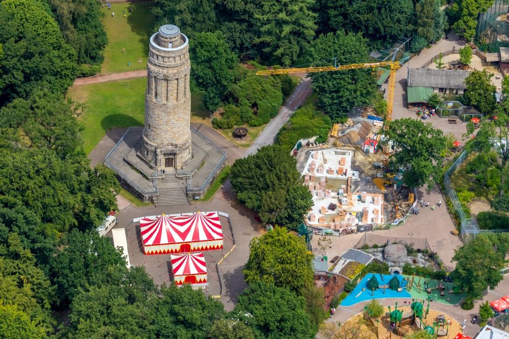Aerial photograph Bochum - Tower of the Bismarck Tower - lookout tower with the construction site for the new animal enclosure Fossilium in the city park in the district of downtown in Bochum in the state of North Rhine-Westphalia, Germany