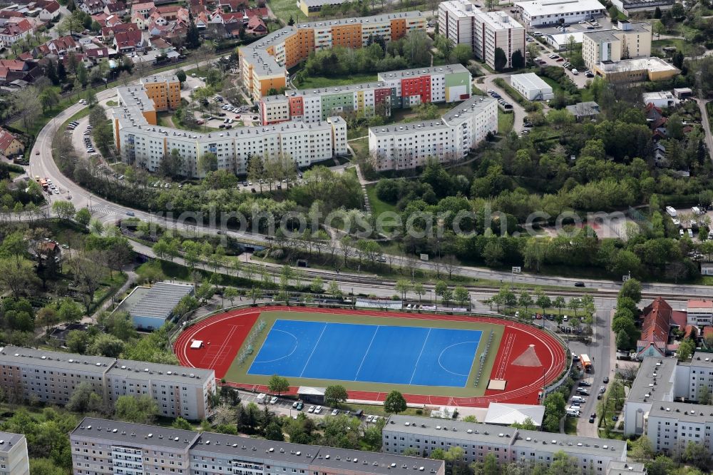 Erfurt from the bird's eye view: Green colored tennis sports complex on the roof of the local shopping mall on Kranichfelder Strasse in the district Herrenberg in Erfurt in the state Thuringia, Germany