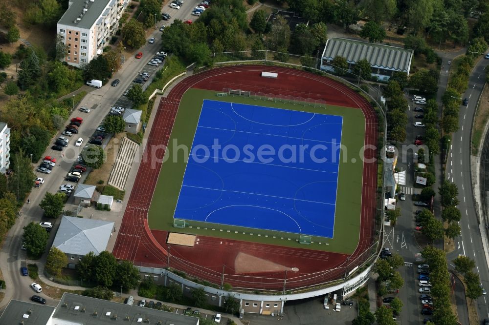 Aerial image Erfurt - Green colored tennis sports complex - Sportplatz Kaufland Stielerstrasse in Erfurt in the state Thuringia