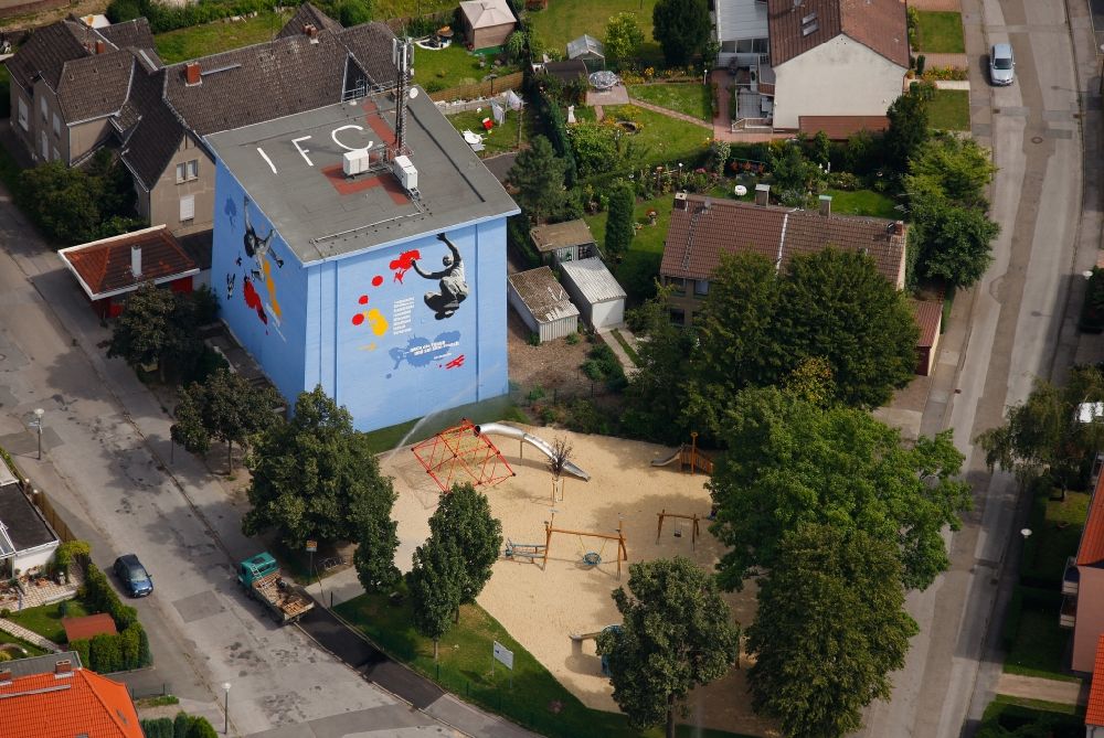 Aerial photograph Gladbeck - Blue painted facade of a former world wars bunker in Gladbeck in North Rhine-Westphalia