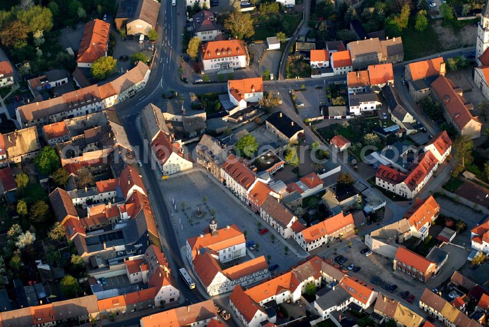 Aerial photograph Bad Düben - Blick auf den Bad Dübener Markt. Stadtverwaltung: Stadt Bad Düben, Markt 11, 04849 Bad Düben, Tel.: 03 42 43/ 722- 0, Fax: 03 42 43/ 7 22 70, eMail: Stadt.Bad.Dueben@t-online.de,