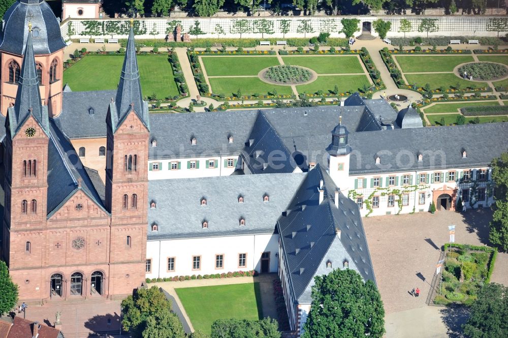 Aerial photograph Seligenstadt - View of the Basilica of St. Marcellinus and Peter in Seligenstadt in Hesse. It is the remains of a monastery that was founded in 834, and has a garden. After secularization of the abbey in 1803, the Basilica became a catholic parish church in 1812
