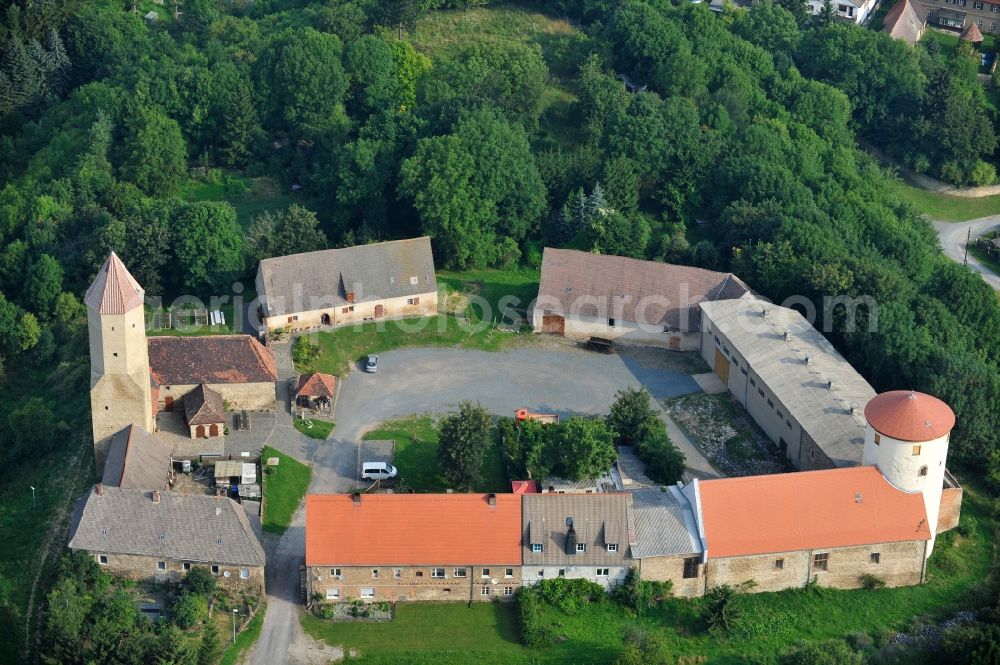Freckleben from the bird's eye view: View of the castle Freckleben in the homonymous city in Saxony-Anhalt. It is a Romanesque castle, which has emerged 900-1000 and is located in promontory. The well-preserved wall construction and the castle keep with a rotary spindle ladder can be visited