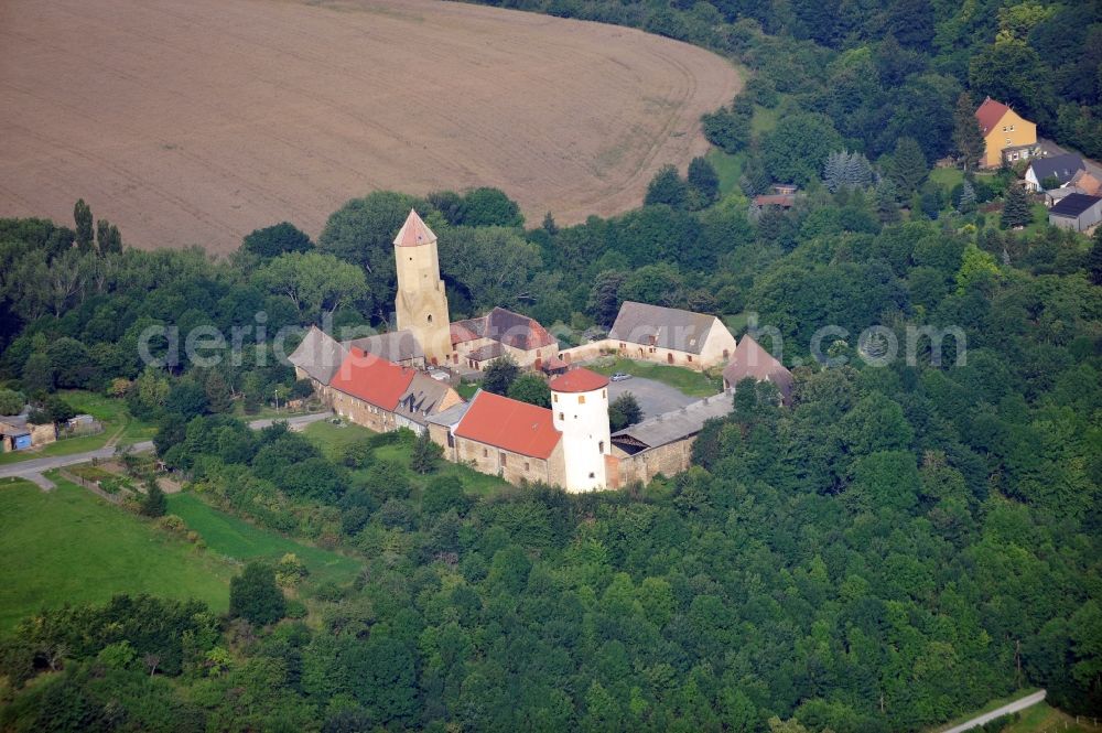 Aerial image Freckleben - View of the castle Freckleben in the homonymous city in Saxony-Anhalt. It is a Romanesque castle, which has emerged 900-1000 and is located in promontory. The well-preserved wall construction and the castle keep with a rotary spindle ladder can be visited