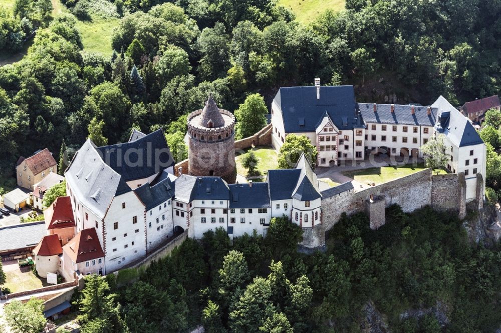 Aerial photograph Leisnig - View of the castle Mildenstein in Leisnig in Saxony. The castle, which was built in the 10th Century, is the property of the Free State of Saxony and is administered by the state enterprise State Palaces, Castles and Gardens of Saxony. The hill fort has been used since 1890 as a museum by the Leisniger history and ancient society