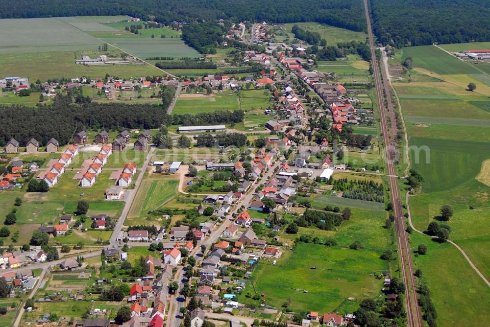 Aerial photograph Nedlitz(Gommern) - Blick auf Nedlitz(Gommern); Gemeindeverwaltung: Hauptstr. 9; 39291 Nedlitz; 039224/204