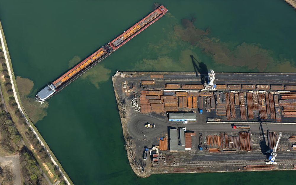 Aerial photograph Dortmund - View of a turning maneuver a loaded barge. Steel Transport and Shipping by barge is one of the most important inland port handling capacity of Dortmund