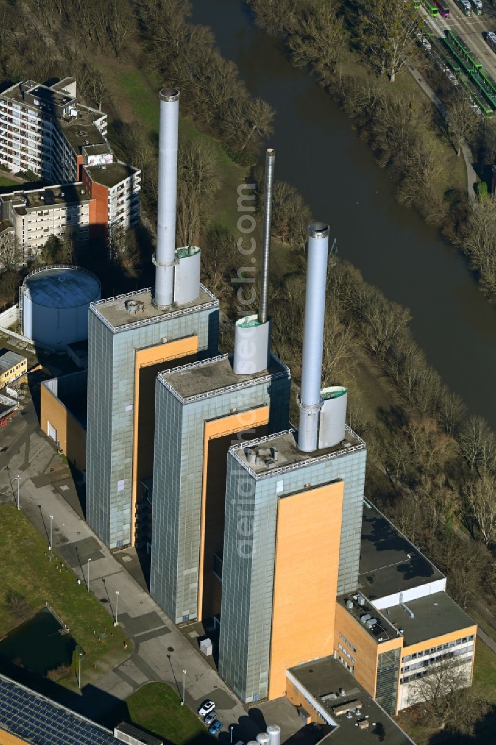 Aerial image Hannover - Power station plants of the combined heat and power station - regional heat Heizkraftwerk Linden on Spinnereistrasse in the district Linden - Nord in Hannover in the state Lower Saxony, Germany