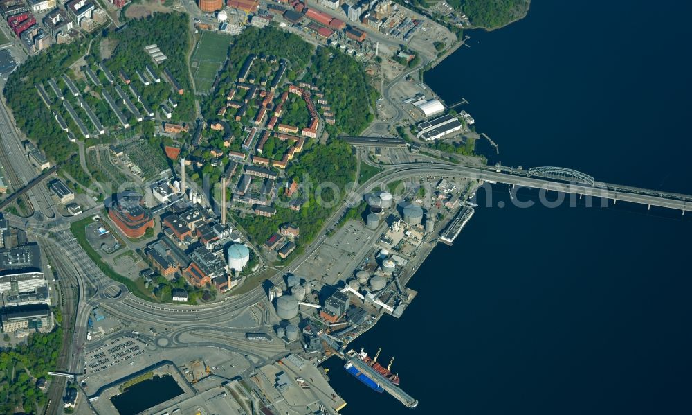 Aerial photograph Stockholm - Power station plants of the combined heat and power station - regional heat of Stockholm Exergi AB on Jaegmaestargatan in Stockholm in Stockholms laen, Sweden