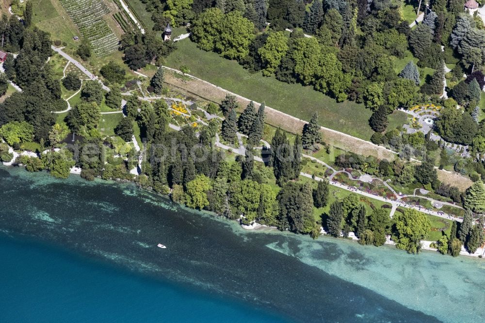 Konstanz from the bird's eye view: Island area Mainau with the village center in Konstanz in the state Baden-Wuerttemberg, Germany