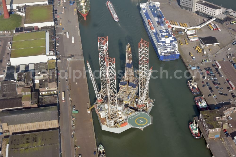 Aerial image Amsterdam - Drilling platform platform on Westpoort in the district Amsterdam-West in Amsterdam in Noord-Holland, Netherlands
