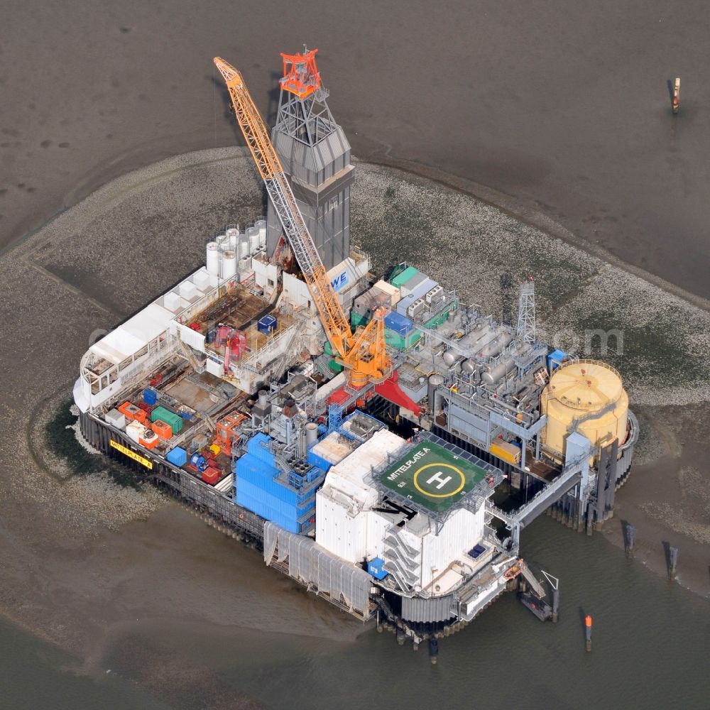 Aerial image Friedrichskoog - Drilling platform platform on the sea surface of North Sea in Friedrichskoog in the state Schleswig-Holstein, Germany