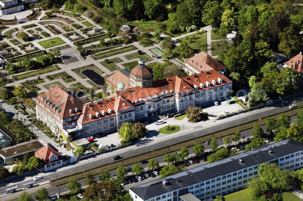 München from the bird's eye view: Buildings and open spaces of the botanical garden in Munich Nymphenburg in the state of Bavaria. In the greenhouses, many plant species are cultivated and presented