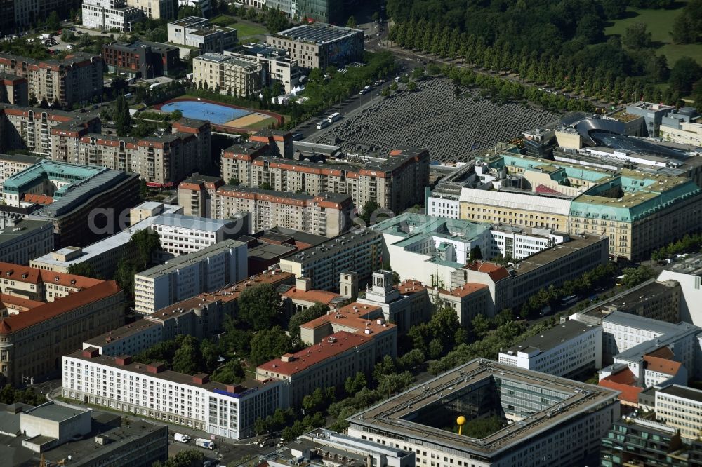 Aerial photograph Berlin - Embassy buildings and grounds of the Diplomatic Mission Botschaft der Russischen Foederation in Mitte Unter den Linden in Berlin